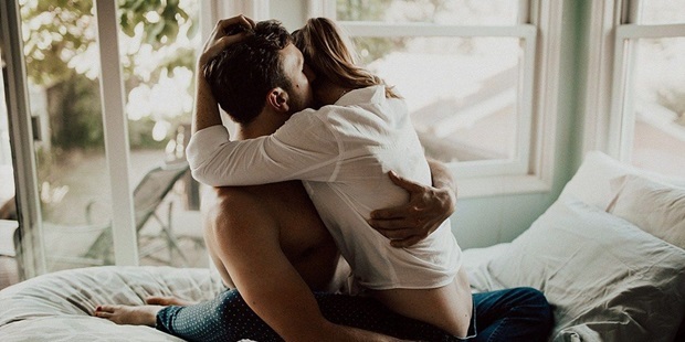 <3