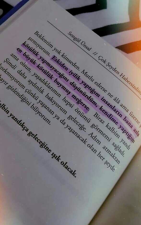 💡Kitap okurken özlü veya size anlamlı gelen cümlelerin altını çizer misiniz?
