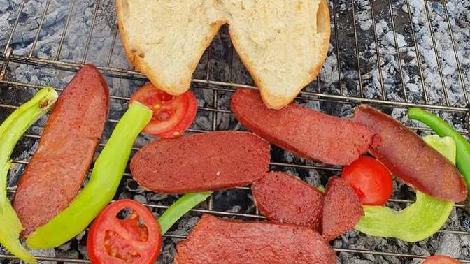 Bugün doğada sucuk ekmek yapayım dedim ! Sucuğu tavada mı yoksa ızgarada mı seversin?