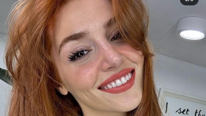 Hande Erçel'in yeni saç rengini beğendiniz mi?
