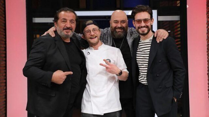 Masterchef'te ilk ceketi giyen Tahsin Oldu. Tahsin'in performansını beğeniyor musunuz?