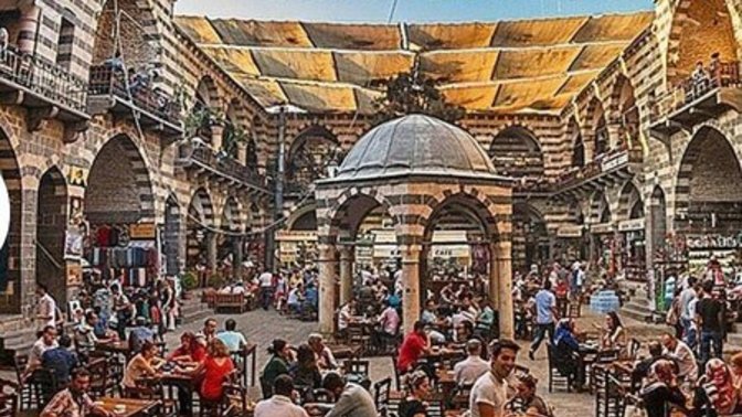 Değerli arkadaşım @usemind 'ın davetiyle Diyarbakır'a ilk defa gideceğim. Orada ne yapılır, nerelere gidilir?
