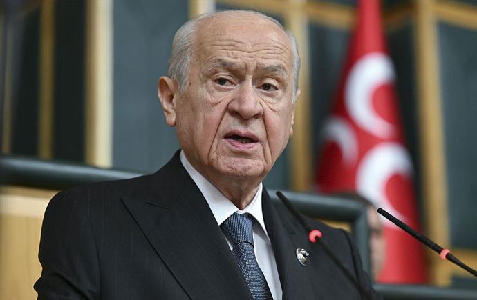 Devlet Bahçeli Özgür Özele aklını başına almazsa sokakta bile yürüyemeyecek dedi , ne düşünüyorsunuz?