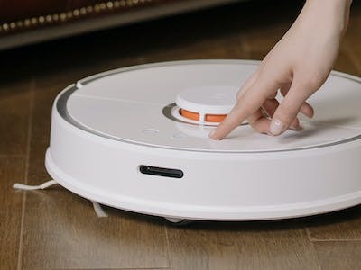 Çeyize robot süpürge yerine torbalı süpürge almak abes mi kaçar?