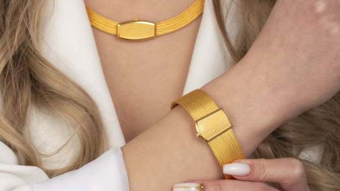 Hasır altın takan kız itici midir?