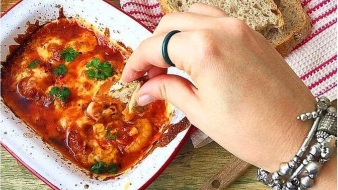 Yemeğin suyuna ekmek banmak kabalık mı?