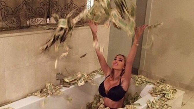 Banka hesabınıza yanlışlıkla yüklü miktarda bir para gelse ne yaparsınız?