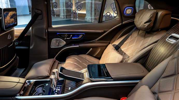 eqs maybach suv iç görüntüsü