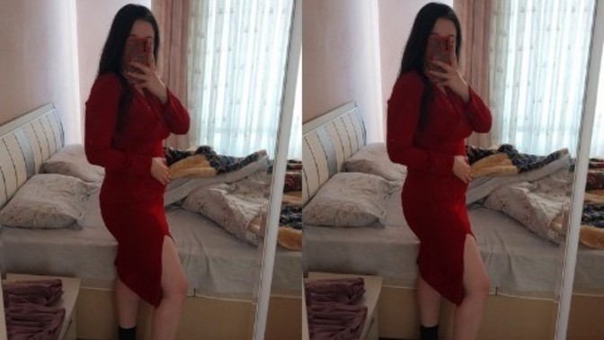 Kırmızı nasıl olmuş sizce, bu mu yoksa siyah deri etek file çorap mı?