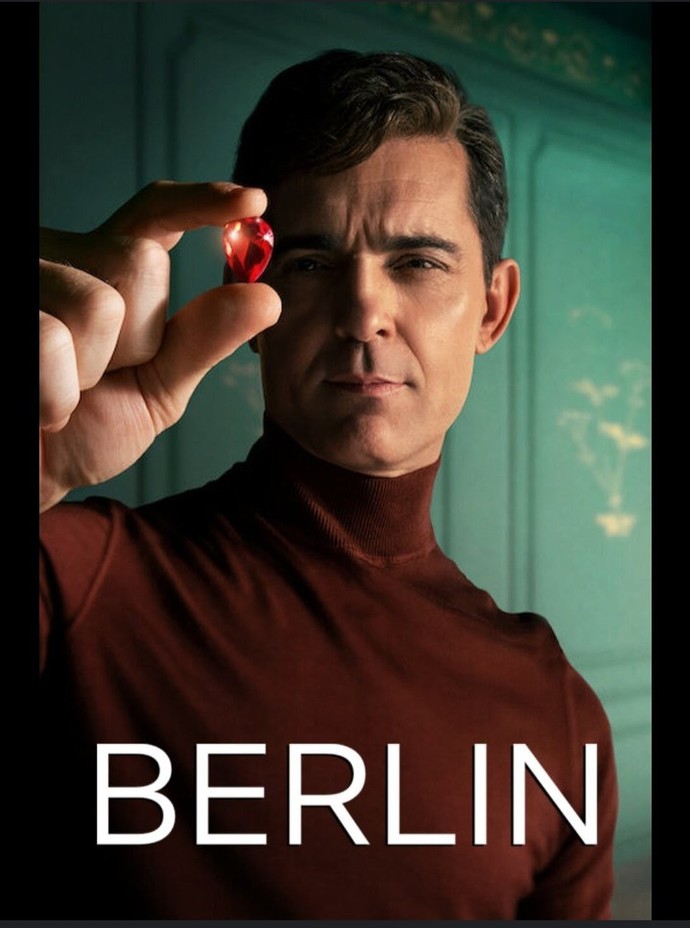 La casa de papel serisinden Berlin dizisi başladı nasıl buldunuz?