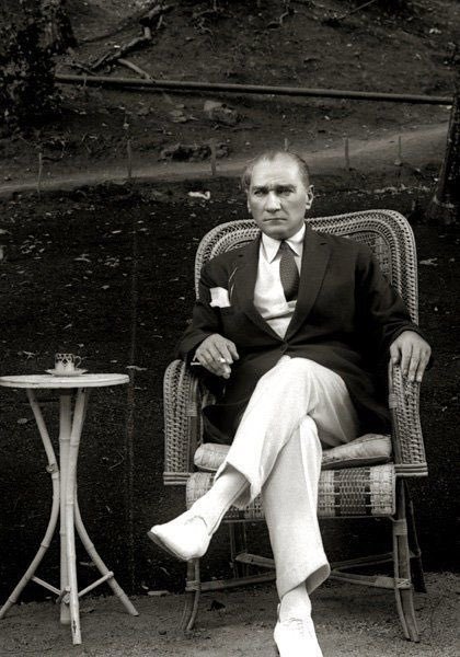 Mustafa Kemal Atatürkün kurduğu bu ülkede yaşamaktan gurur duyuyor musunuz?