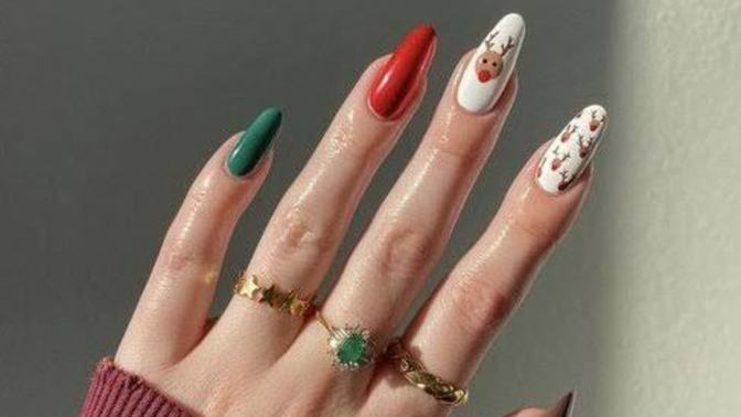 Yılbaşı tırnakları olarak hangi nail art daha güzel?