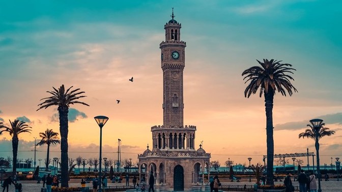 İzmir'de tek başına yapılacak aktiviteler nelerdir?