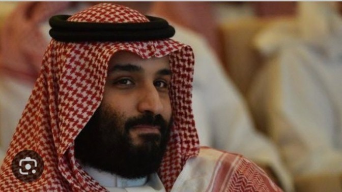 KS'canlar Suudi Arabistan prensinin tacı türk bayrağını andırmıyor mu? Farkettiniz mi?