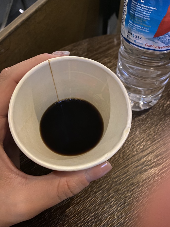 Sevgiliniz karşı cins arkadaşıyla kahve içebilir mi?