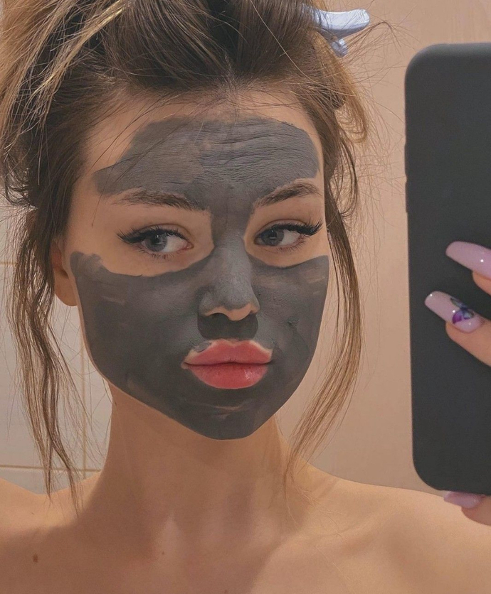 Flörtünüze yüzünüz maskeli fotoğrafınızı atar mıydınız?