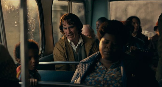 Toplu taşımada film/dizi izleyebiliyor musunuz?