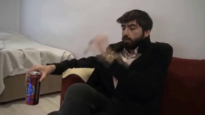 Annem üvey babamdan kiskaniyor?