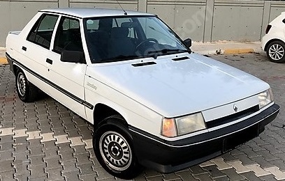 Orta kasa Renault 9 Broadway
