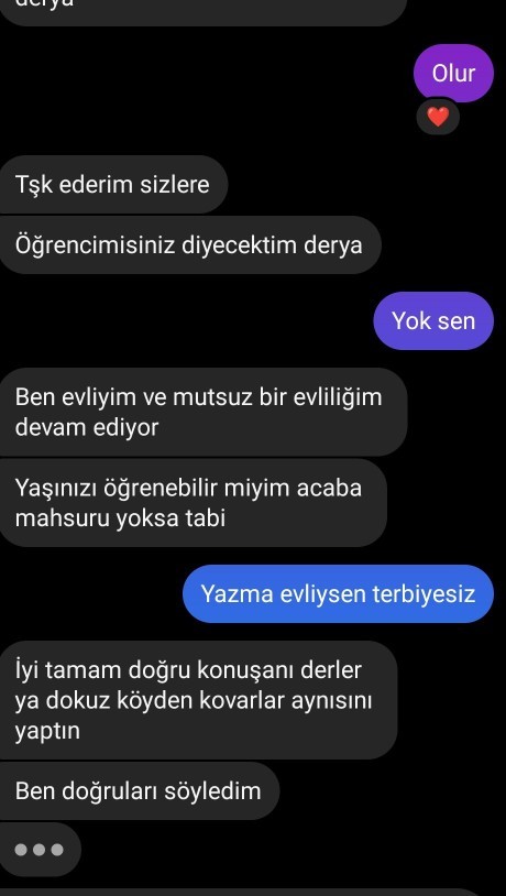 Bu evliler neyin kafasını yaşıyor birde evliler konuşamazmı diyor şaka mı bunlar?