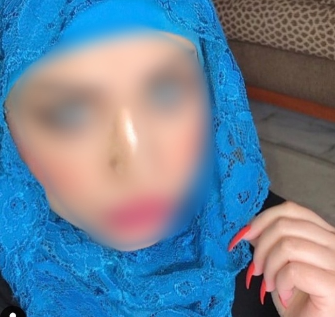 Kızlar, Kapalıyım diye yılbaşı akşamı yapılan protez tırnaklar sorun oldu kapalı bir kadın özel günde protez tırnak yaptıramazmı?
