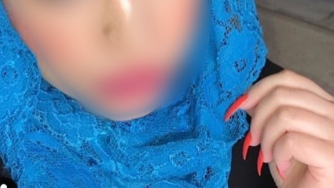 Kızlar, Kapalıyım diye yılbaşı akşamı yapılan protez tırnaklar sorun oldu kapalı bir kadın özel günde protez tırnak yaptıramazmı?