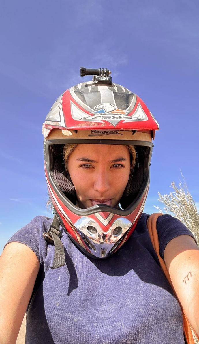 Motosiklet kaskı yakışmış mı, motor alsam mı acep 😂😋?