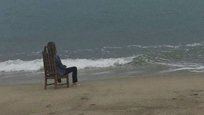 Hüzün/keder/efkar basınca seni; sen de benim gibi şarkılara mı vuruyorsun kendini?