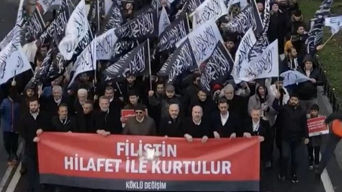 Hilafet pankartı açanlara neden inceleme başlatılmıyor?
