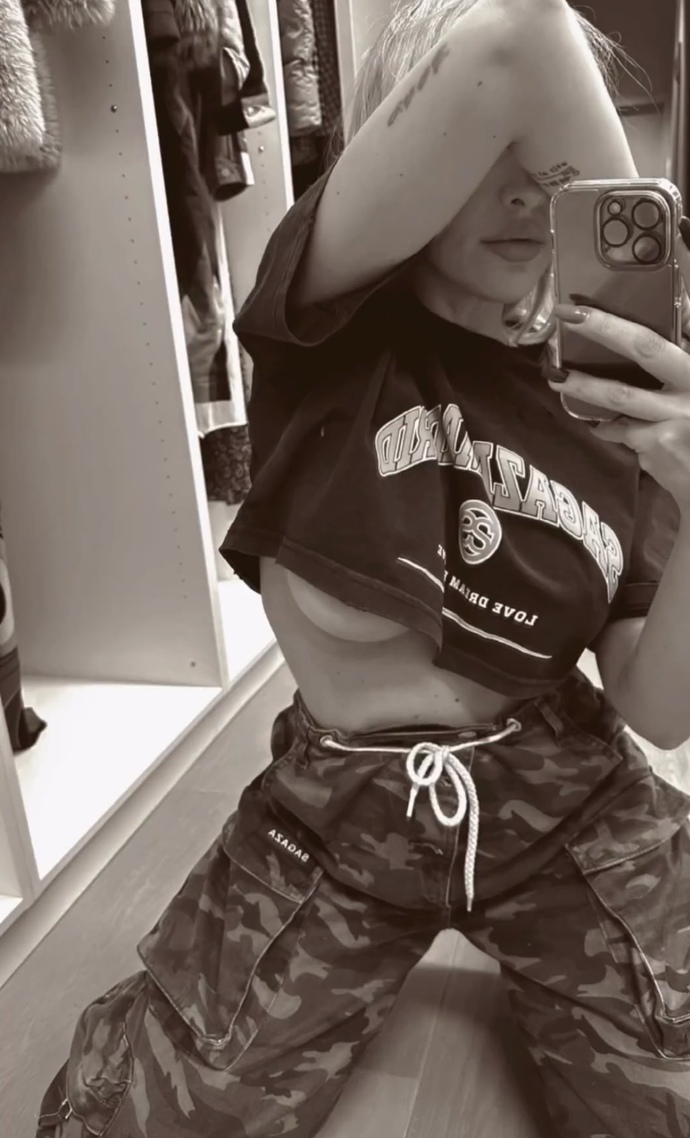 Hadise neden böyle fotolar paylaşıyor sizce?
