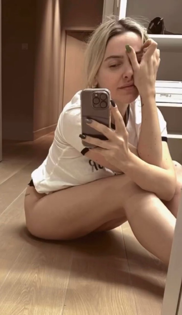 Hadise neden böyle fotolar paylaşıyor sizce?
