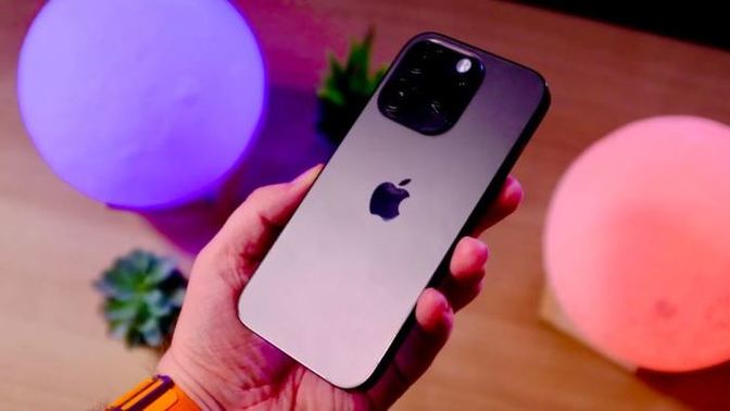 Bir telefona 100.000 TL verir misiniz?