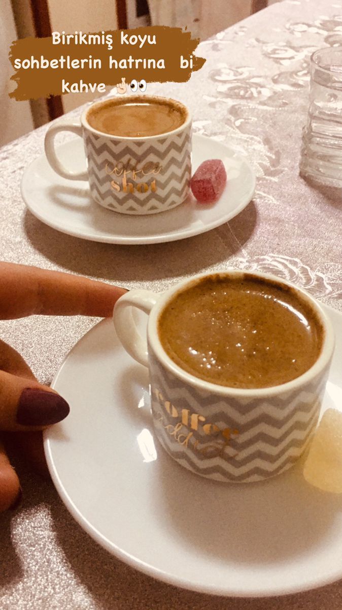 Kahveler benden kahveyi aldım diyene 40 yıl hatrı kitlerim bilesinn...😈