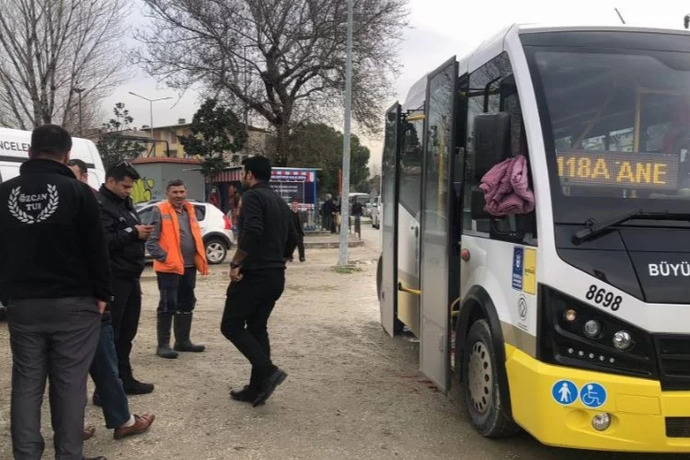 Bursada bir çocuk, durak harici durmayan şoförü bıçaklamış! Millet olarak niye böyle olduk?