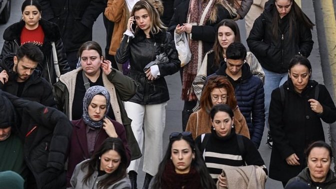 İstanbul'da yeni yılın ilk iş günü! Ülkede mutlu kimse kalmadı mı?