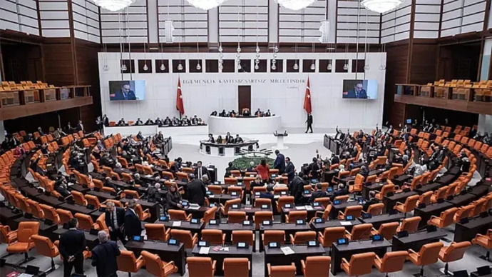 Emekli olan hem de vekil olarak görev yapan milletvekillerinin maaşı 230 bin TL olmuş! Sizin maaş ne kadar?