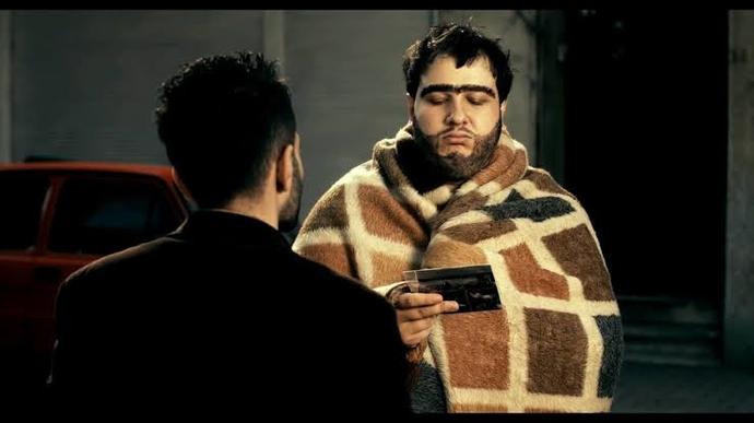 Evden çıkmadan tüm gün battaniyeye sarılıp izleyebileceğiniz o film/dizi nedir?