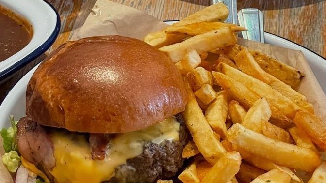 Bir oturuşta en fazla kaç tane hamburger yiyebilirsiniz?