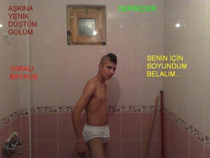 Evde rahat mı giyinirsin, her an misafir gelecek gibi mi giyinirsin?