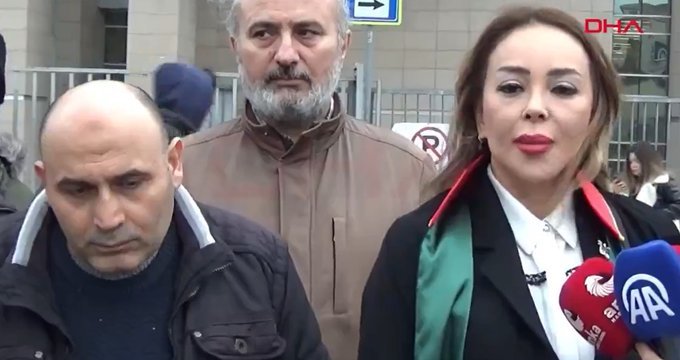 Şeriat isteyen adamın estetikli açık kadın avukat tutması, açık kadın avukatın ise avukatlığını yapması tepki çekti. Gördünüz mü?