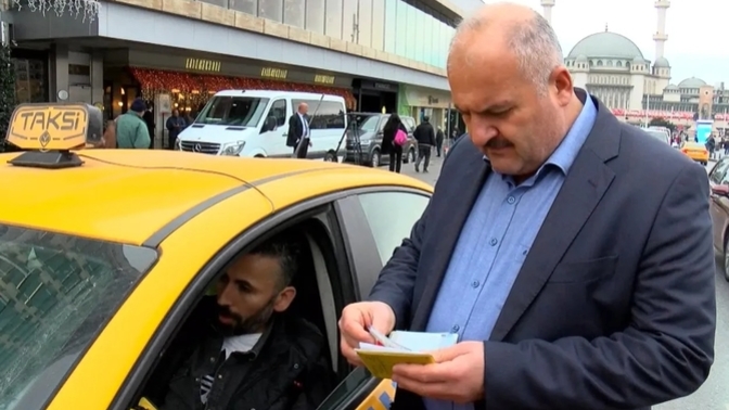 Taksiciler Esnaf Odası Başkanı Eyüp Aksu, "İndi-bindi ücreti en az 120 TL olmalı" demiş. Ne düşünüyorsunuz?