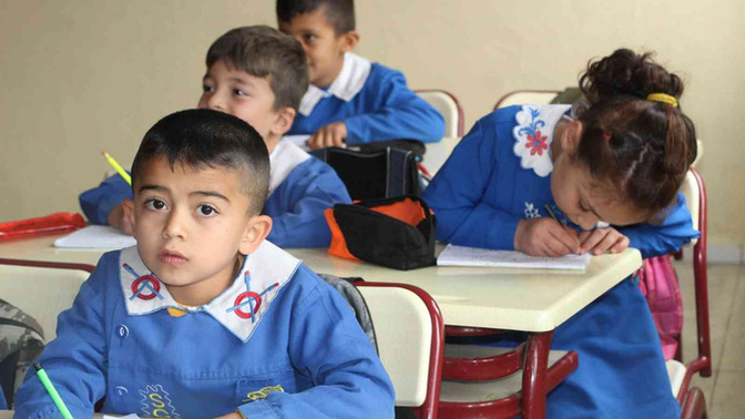 Mavi önlük mü siyah önlük mü giydiniz?