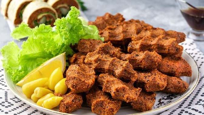 Çiğ köfte mi yoksa mercimek köftesi mi?