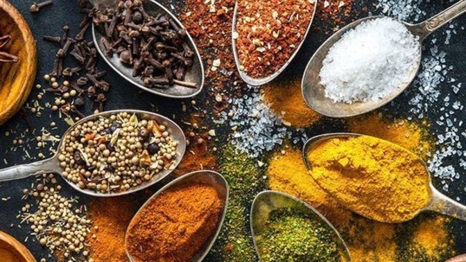 Yemek yaparken en çok hangi baharatları kullanirsiniz?