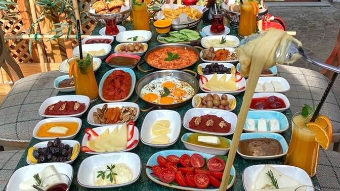 Kahvaltıya kimleri davet etmek istersiniz?