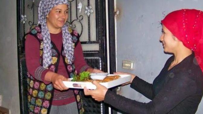 Komşudan gelen yemekleri yiyebiliyor musunuz?