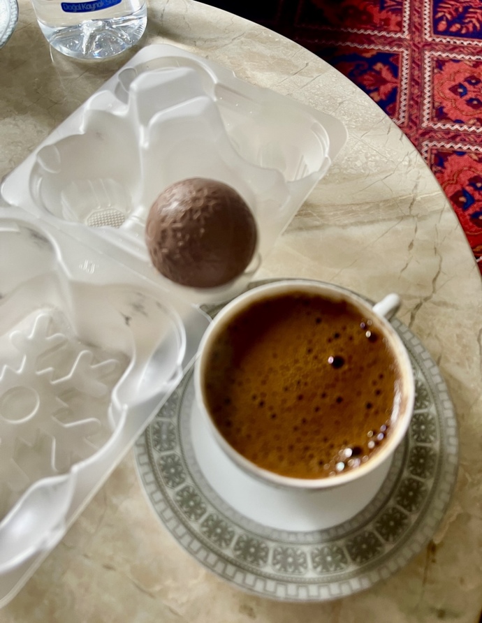 Kahvenin ☕️ yanında genelde ne tercih ediyorsun?
