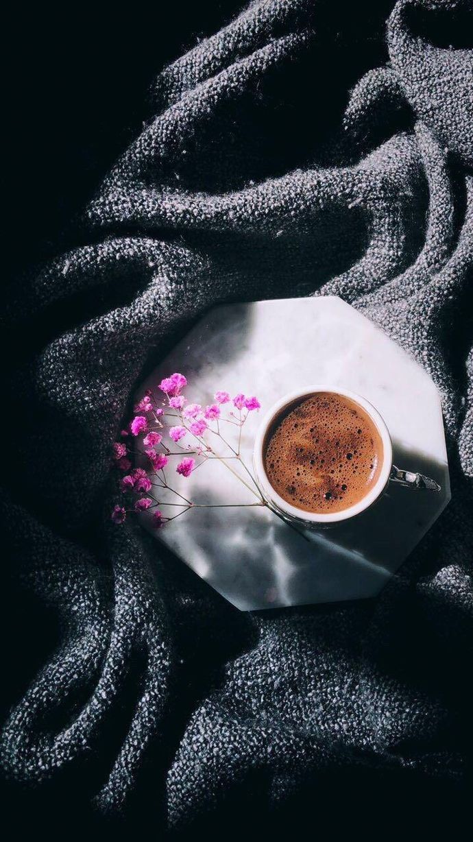 Kahve içmenin mutlulukla bir ilgisi olmalısizce de böyle değil mi?