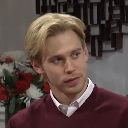 Bu adam çooooooooooookkkk yakışıklı değil mi ya da çok mu babyface?