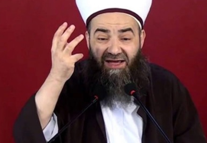 Cübbeli Hoca hakkında kötü konuşanlar cehenneme gitmekten korkmuyorlar mı?